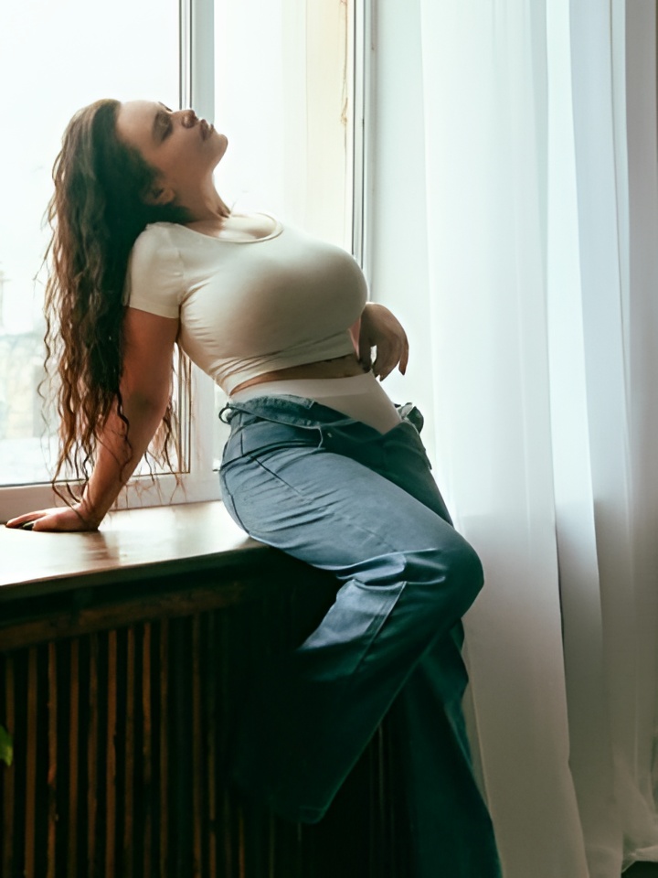 Элина привлекальеная девушка из Таштагол цена от 1500 руб