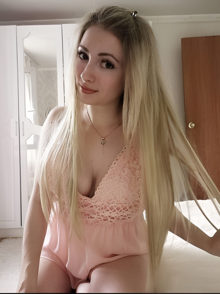 Искра привлекальеная девушка из Таштагол цена от 2500 руб