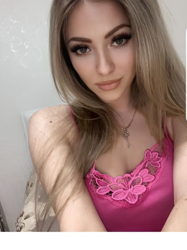 Рената привлекательная девушка из Таштагол цена от 10000 руб