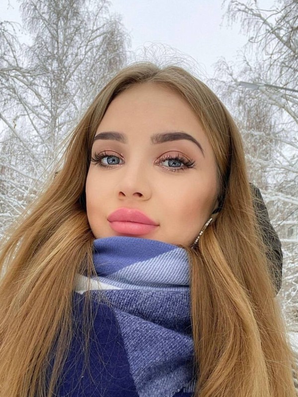 Ева привлекательная девушка из Таштагол цена от 8000 руб